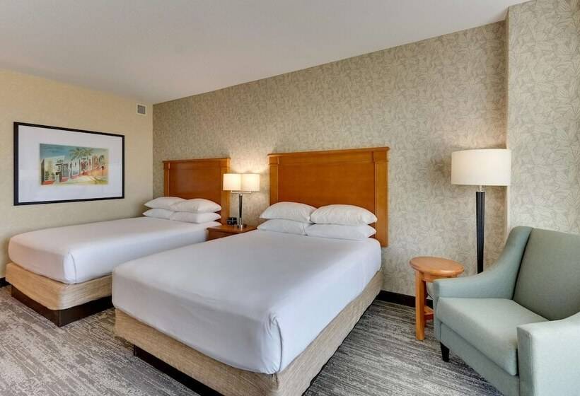 Номер Deluxe, Drury Inn & Suites Orlando Near Universal Orlando Resort