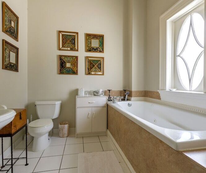 Номер Стандарт, Historic Michabelle Inn