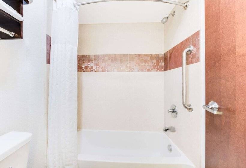 סוויטת 2 חדרי שינה, Super 8 By Wyndham Cotulla Tx