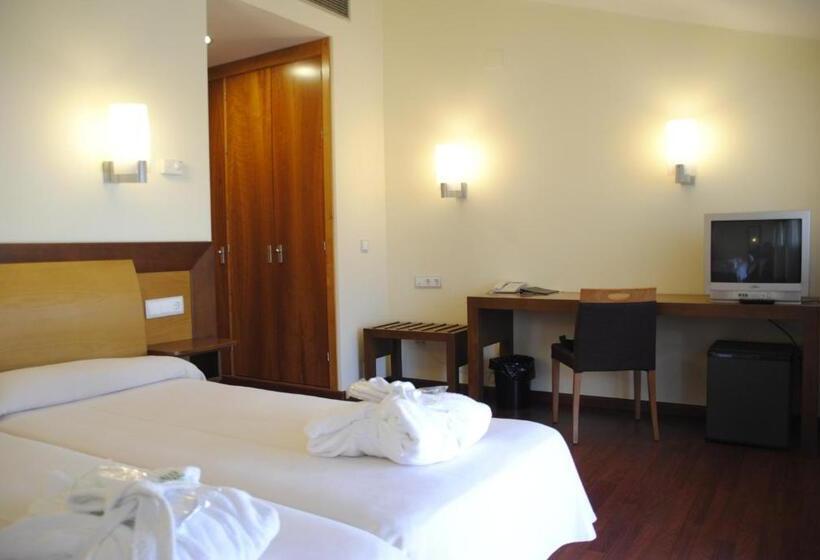 Номер Стандарт с Террасой, El Salugral Termal Resort