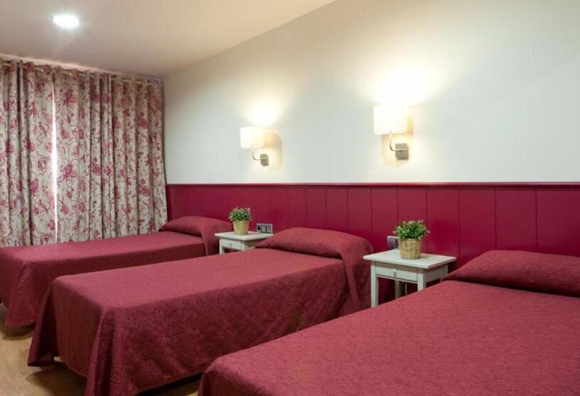 اتاق استاندارد سه نفره, Hostal Matheu