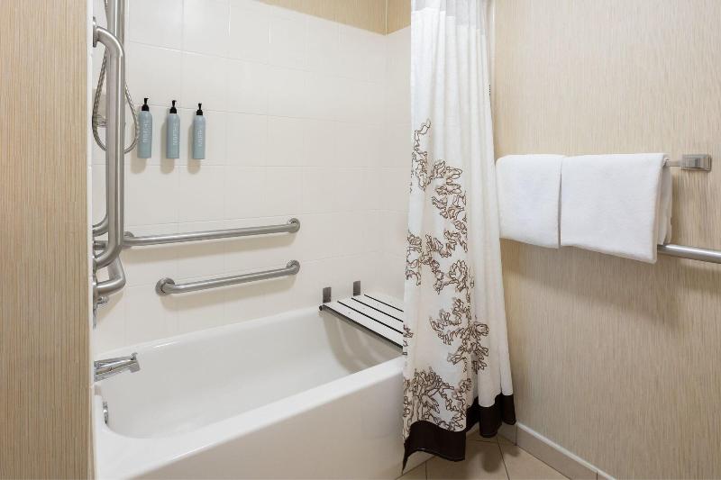 带大床的标准工作室, Residence Inn By Marriott Fredericksburg