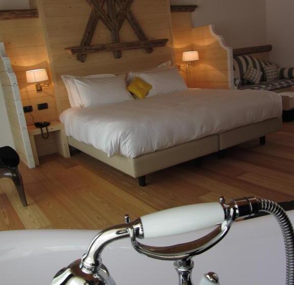 Suite with Terrace, Alla Posta
