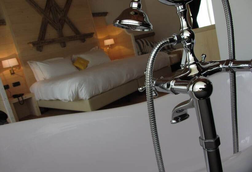 Suite with Terrace, Alla Posta