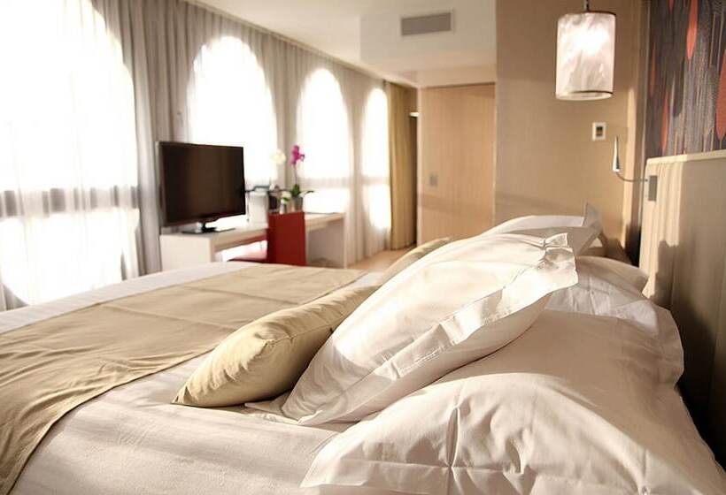 سوییت جونیور, Best Western Premier Why