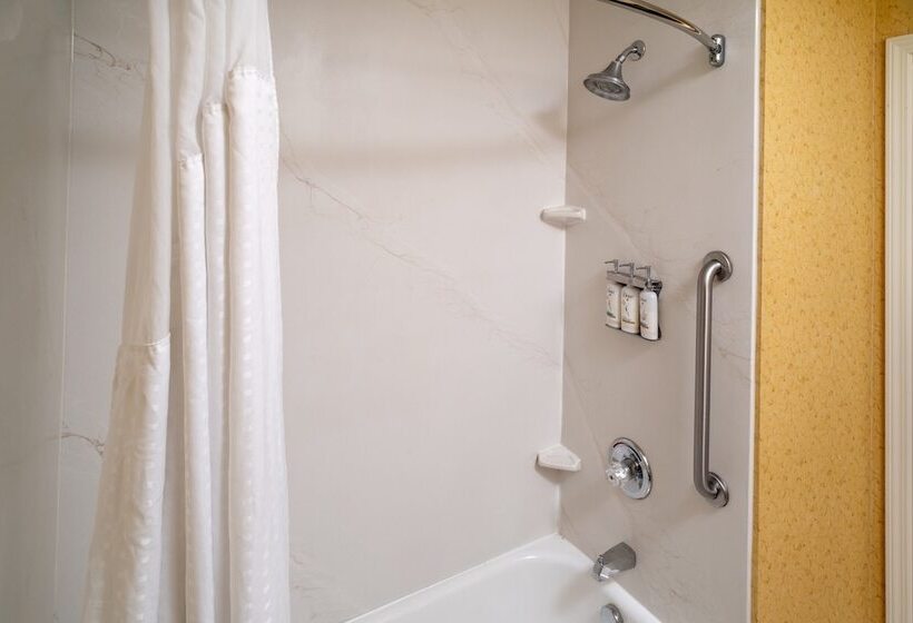标准间, Holiday Inn Express And Suites Hazard, An Ihg