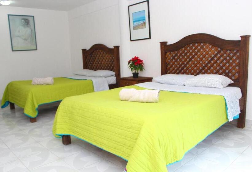 Chambre Quadruple Standard, Alejandra