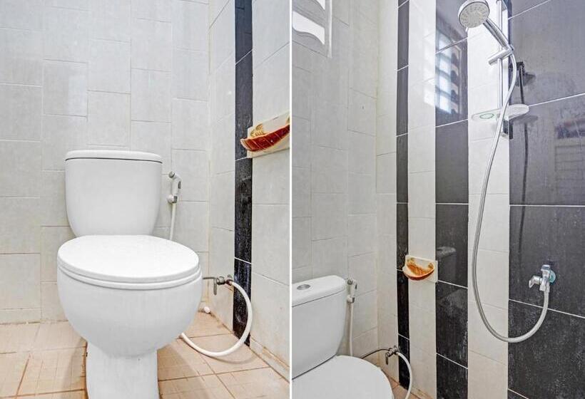 Стандартный Номер Кровать Кинг, Oyo 90794 Kostel Bunda Waru Syariah