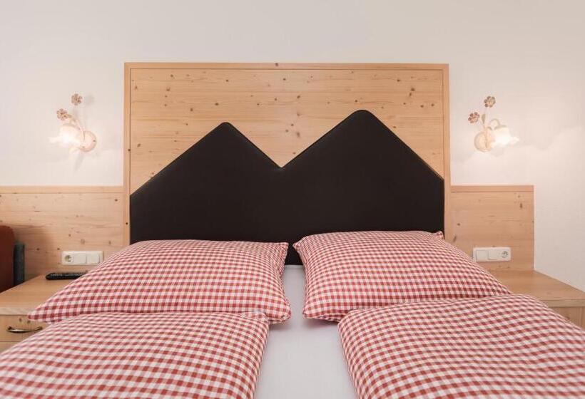 Номер Стандарт с Балконом, Berghotel Bodenalpe