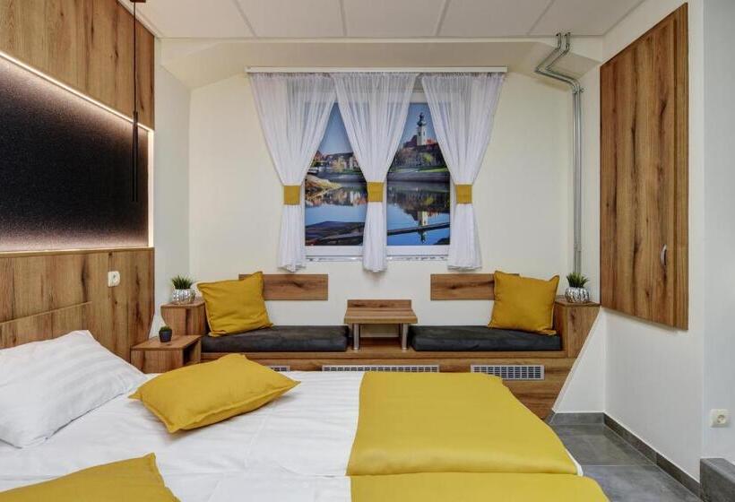 חדר סופריור, Riverside Inn   Dunaparti Szuterén