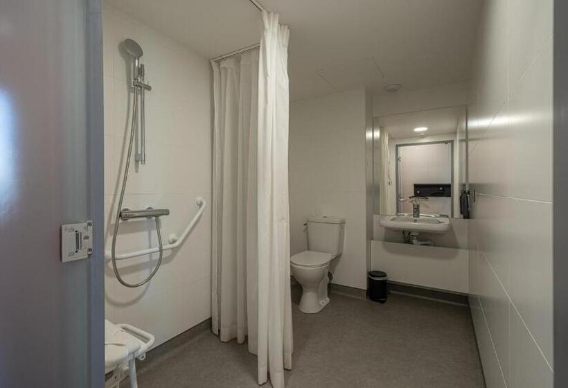 Номер Стандарт Адаптированный для Инвалидов, Easyhotel Paris Charles De Gaulle Villepinte