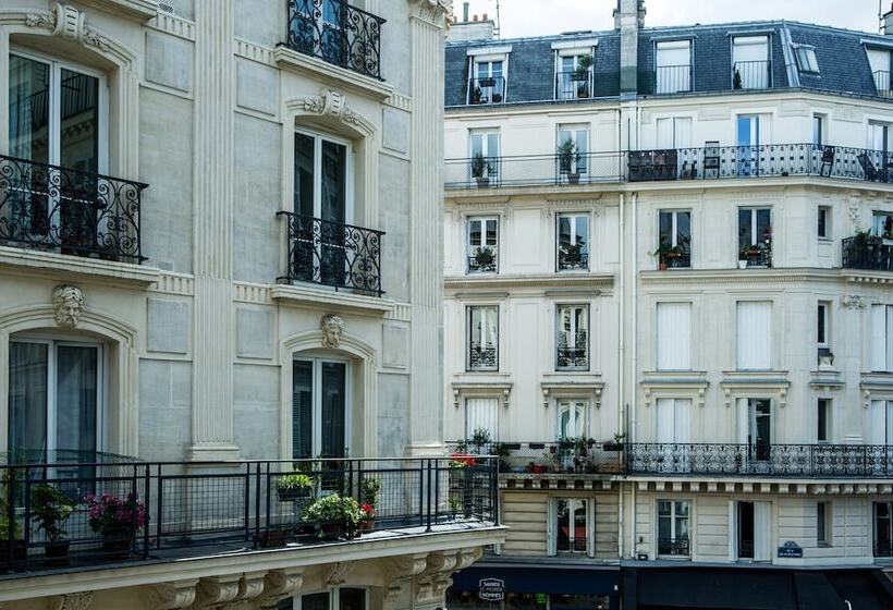 اتاق استاندارد سه نفره, Beaurepaire
