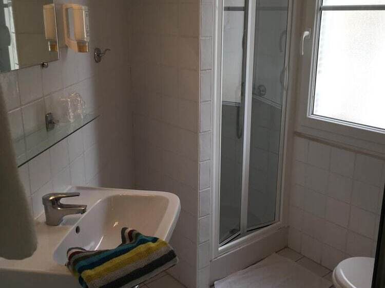 Номер Стандарт, Brit Hotel Des Grands Hommes   Bordeaux Centre