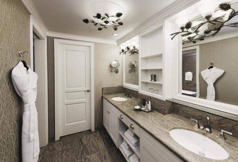 带大床的套房, Jw Marriott The Rosseau Muskoka Resort & Spa