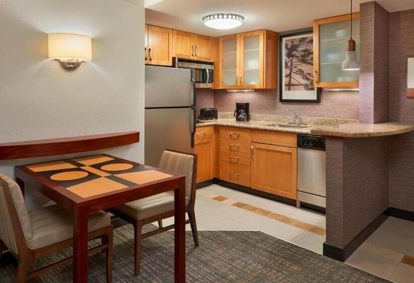 Suite with lake view, Residence Inn By Marriott Gravenhurst Muskoka Wharf