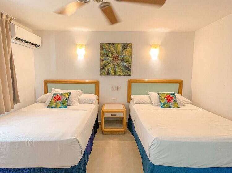 Номер Стандарт 2 Двуспальные Кровати, Cocoplum Beach