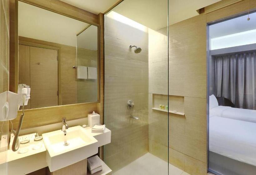 Номер Deluxe, Swiss Belhotel Cirebon