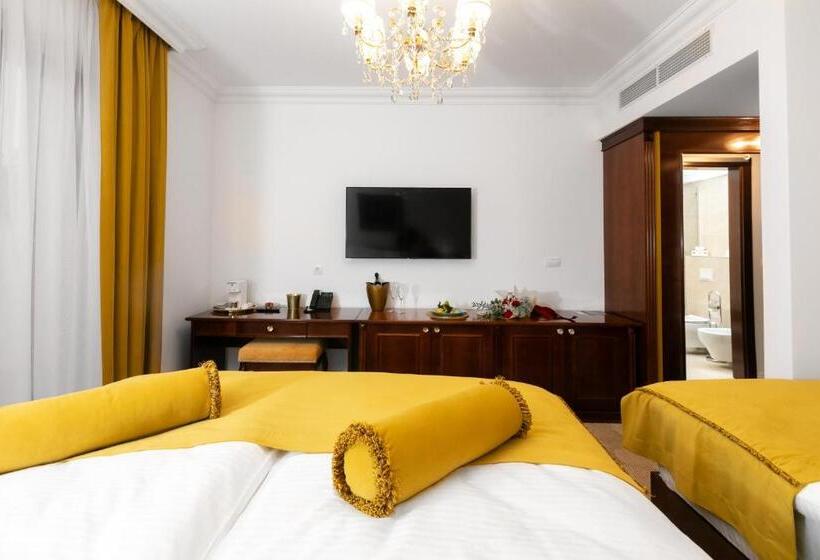 اتاق استاندارد سه نفره, Integra Banja Luka