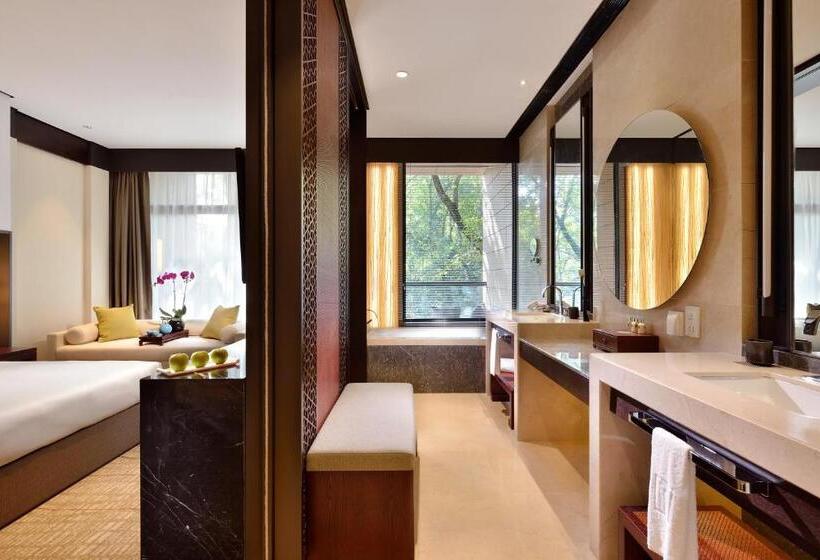 Номер Deluxe Кровать Кинг с Видом, Millennium Resort Hangzhou