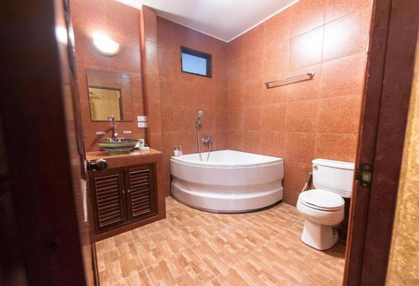 سوئیت جونیور با چشم‌انداز باغ, Ruen Ariya Resort
