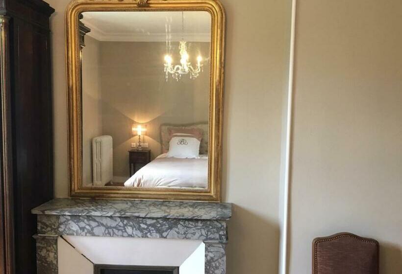اتاق لوکس با تخت بزرگ, Chateau Vary