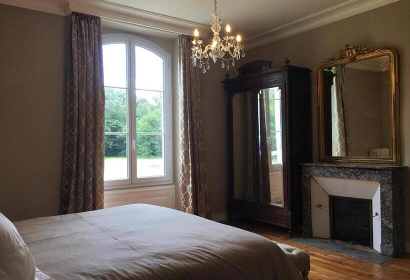 اتاق لوکس با تخت بزرگ, Chateau Vary