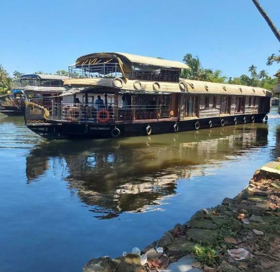 Casa 2 Quartos, Johnson S Homestay   Ecohouseboat