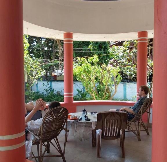 Quarto Quádruplo Estandar, Johnson S Homestay   Ecohouseboat