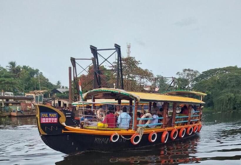 Quarto Familiar Deluxe, Johnson S Homestay   Ecohouseboat