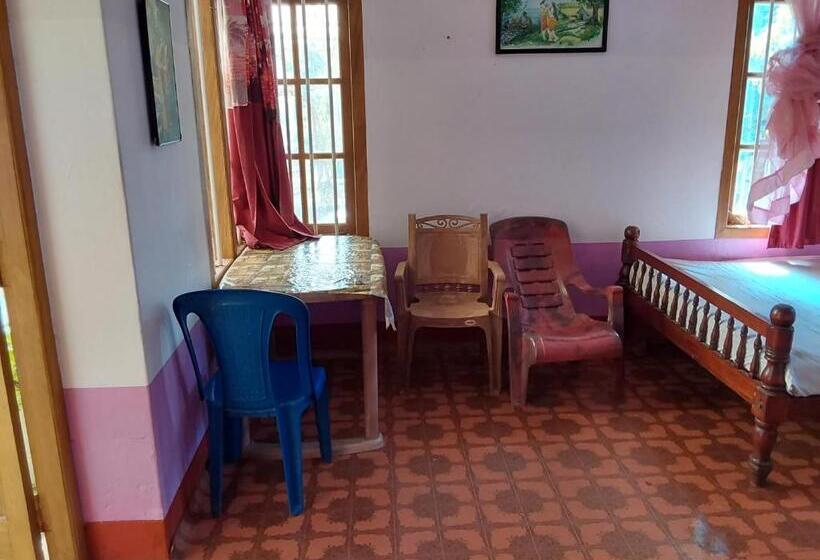 Quarto Familiar, Johnson S Homestay   Ecohouseboat