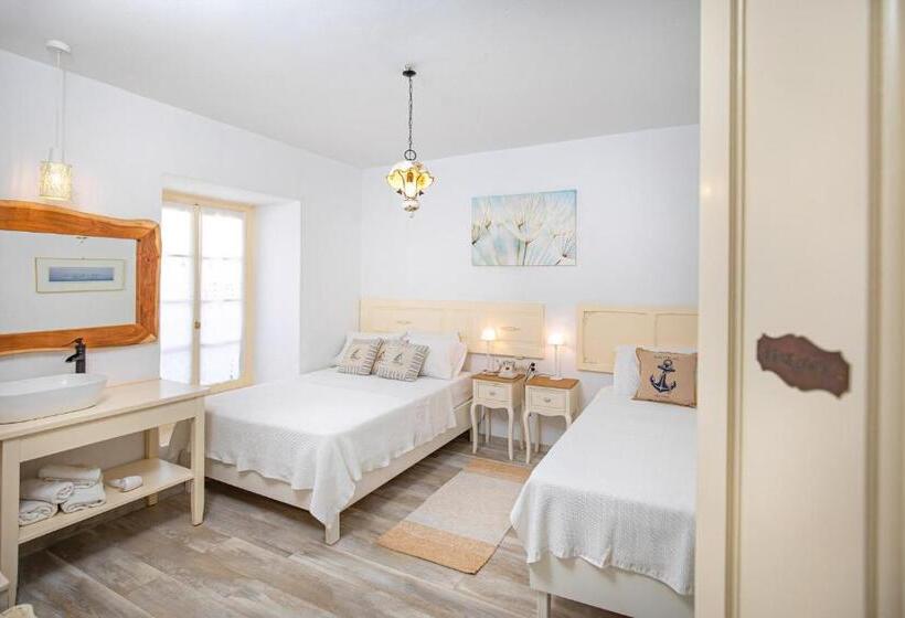 Трехместный Номер Deluxe, Galaxa Mansion
