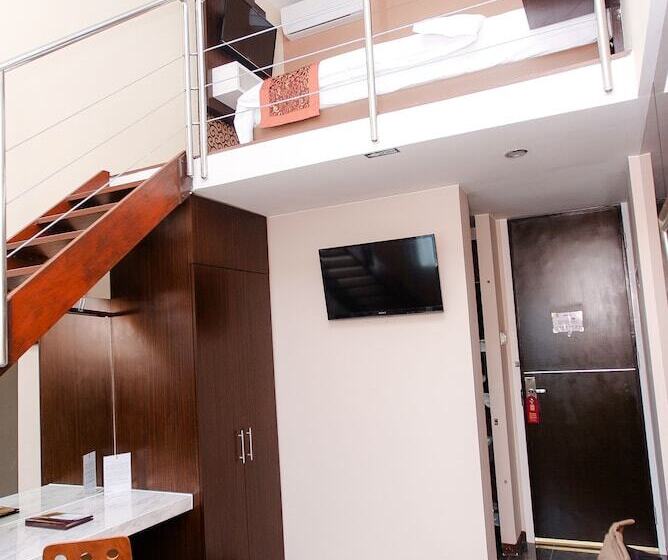 سوییت جونیور, Favor Hotel Makassar City Center By Life