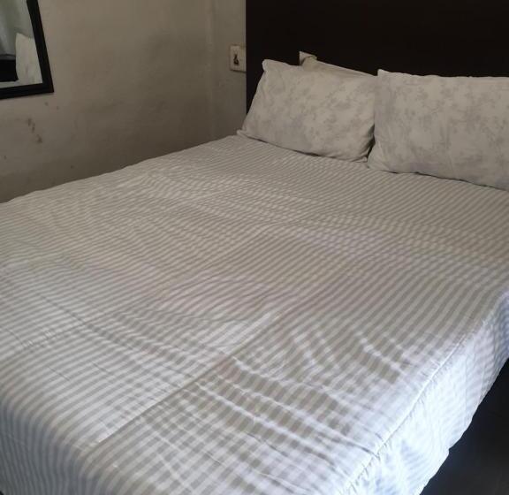 اتاق استاندارد یک نفره, Liam Travel Inn