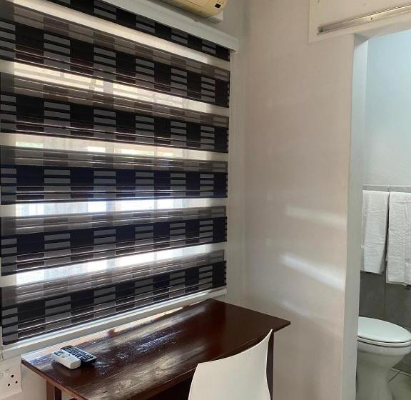 اتاق استاندارد, Liam Travel Inn