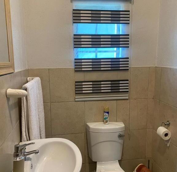 اتاق لوکس خانوادگی, Liam Travel Inn