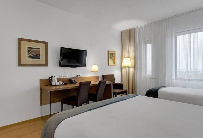 اتاق استاندارد سه نفره, Aurora Hotel At Reykjavik Keflavik Airport Terminal Kef