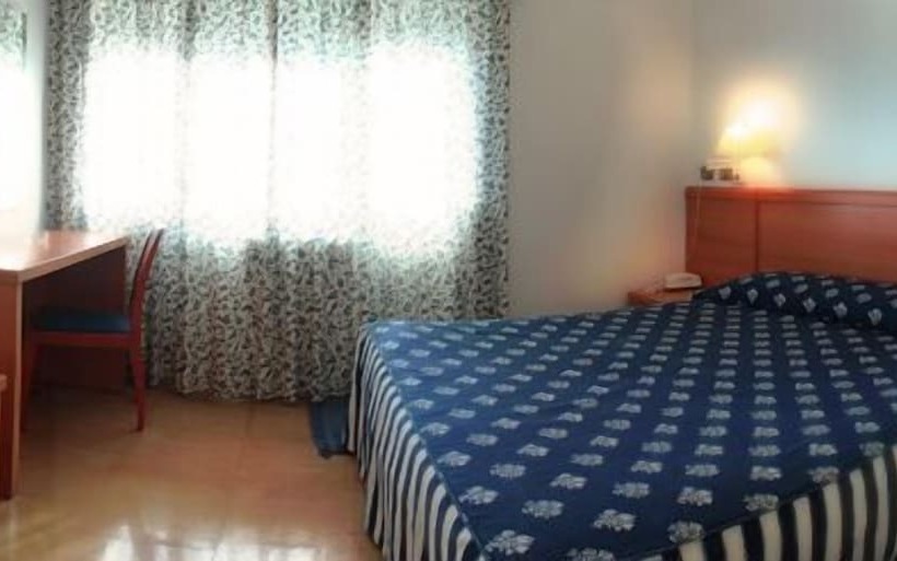 Camera Standard, Las Sirenas