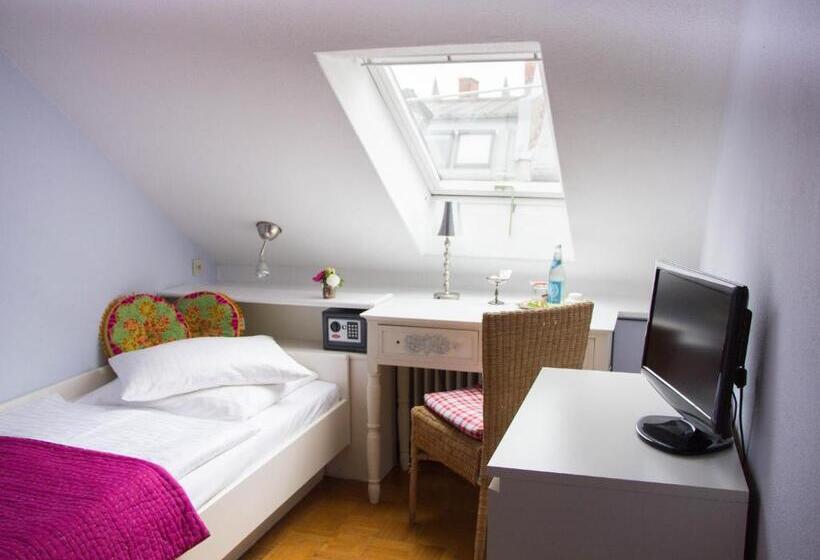Одноместный Номер Basic, Das Hotel In München
