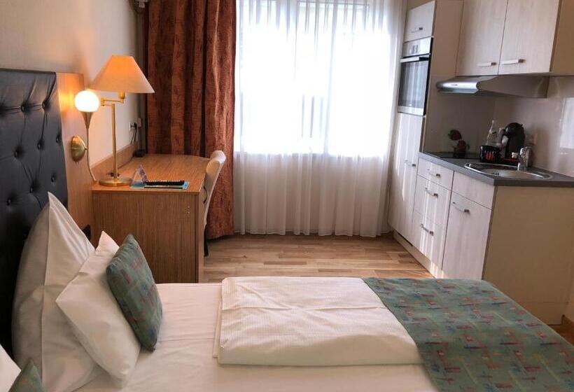 스탠다드 스튜디오, Aparthotel Guzulka & Restaurant