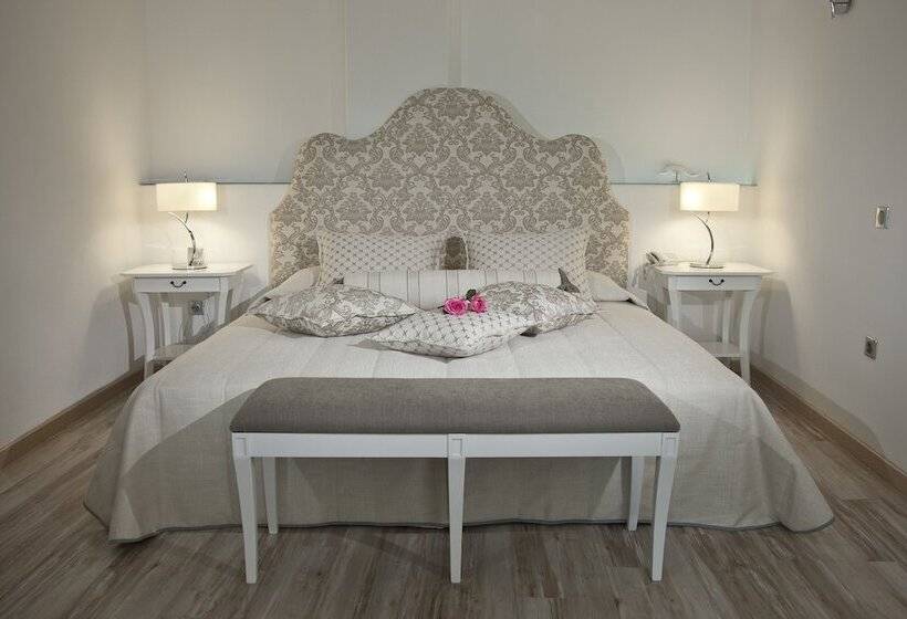 סוויטת אקזקיוטיב עם נוף, Delfini Villas