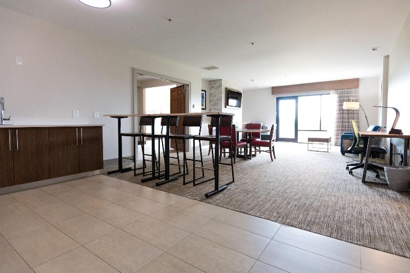 Люкс Кровать Кинг, Holiday Inn Express & Suites Lexington North West The Vineyard, An Ihg