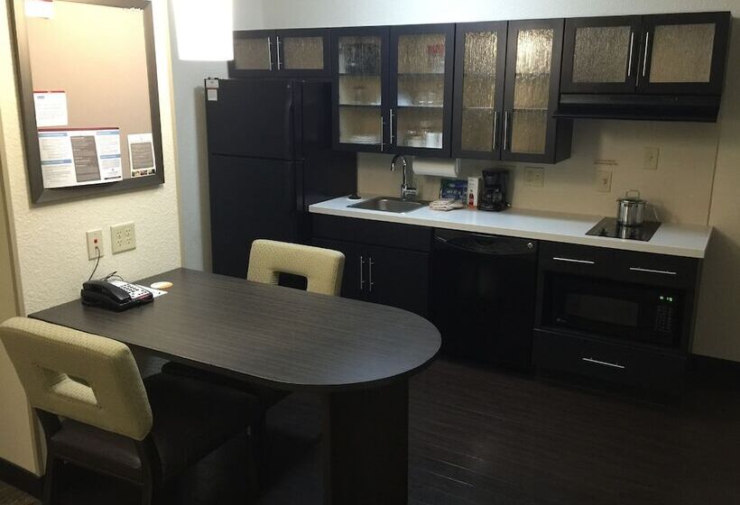 Студия Стандарт, Candlewood Suites Woodward, An Ihg