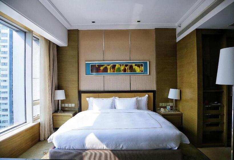 带大床的套房, Crowne Plaza Nanjing Jiangning, An Ihg