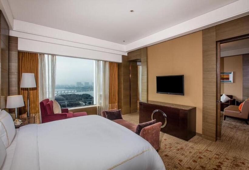 带大床的标准间, Crowne Plaza Nanjing Jiangning, An Ihg