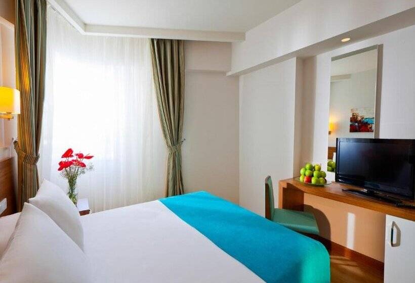 Семейный Номер, Grand Park Lara