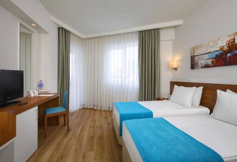 Семейный Номер, Grand Park Lara