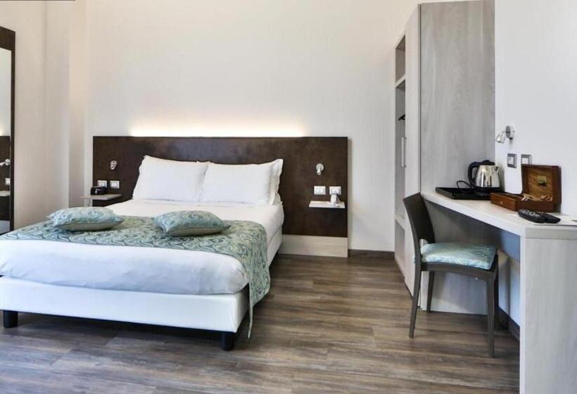 Номер Стандарт, Phi Hotel Milano