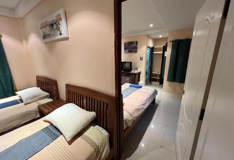 발코니가 있는 4인용 스탠다드 룸, Bansuan Sangtawan Resort