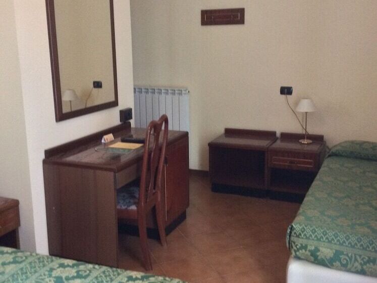 اتاق استاندارد سه نفره, Bergamo Mare Mhotelsgroup