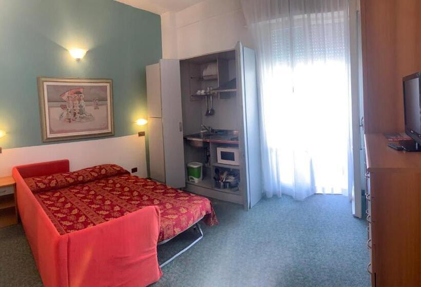 Апартаменты 1 Спальня с Балконом, Residence & Suites